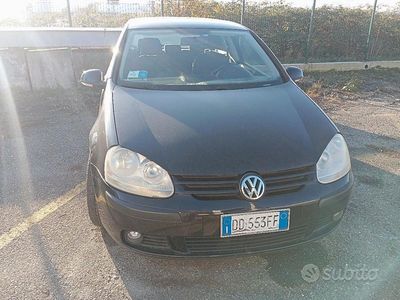 Nero Usata 2006 VW Golf V Berlina | 1400 €