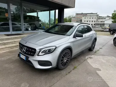 Usata Mercedes GLA220 Premium 184 CV (135 kW) 2017 Grigio SUV