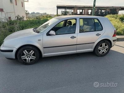Usata VW Golf 90 CV (66 kW) 2002 Grigio Berlina