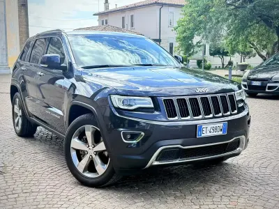 Usata Jeep Grand Cherokee Overland 250 CV (183 kW) 2014 Grigio SUV