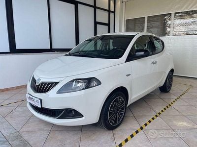 Brugt Lancia Ypsilon Gold 70 HK (51 kW) 2022 Hvid Hatchback