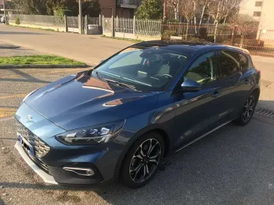 Usata Ford Focus Active 125 CV (91 kW) 2020 Blu/azzurro Berlina