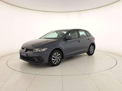 Usata VW Polo Life 95 CV (69 kW) 2023 Smoky grey metallizzato Utilitaria