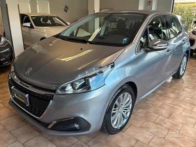 Usata Peugeot 208 83 CV (61 kW) 2019 Grigio Utilitaria