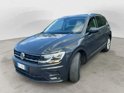 Gebraucht VW Tiguan Business 131 PS (96 kW) 2020 Grau SUV