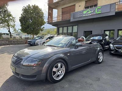 Usata Audi TT Roadster 179 CV (131 kW) 1999 Grigio Cabrio