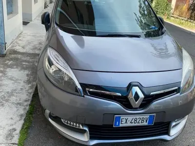 Usata Renault Scénic III 110 CV (80 kW) 2014 Grigio Monovolume