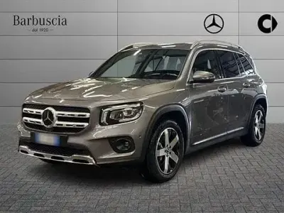 Käytetty Mercedes GLB200 150 HP (110 kW) 2020 Harmaa Katumaasturi