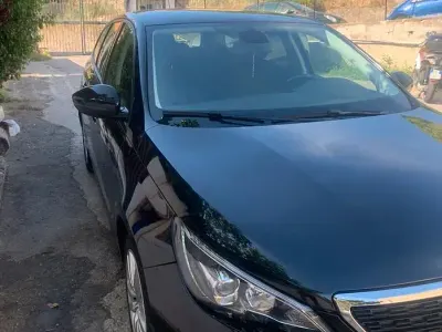 Usata Peugeot 308 102 CV (75 kW) 2018 Nero Station wagon