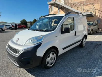 Begagnad Fiat Fiorino 95 HK (69 kW) 2016 Vit Minibuss