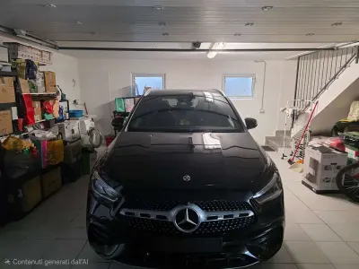 Usata Mercedes GLA200 Premium 150 CV (110 kW) 2023 Nero SUV