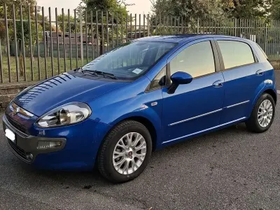 Usata Fiat Punto Evo Dynamic 78 CV (57 kW) 2010 Blu/azzurro Utilitaria