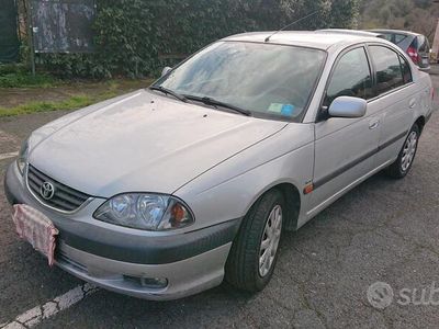 Grigio Usata 2001 Toyota Avensis Berlina | 3000 €