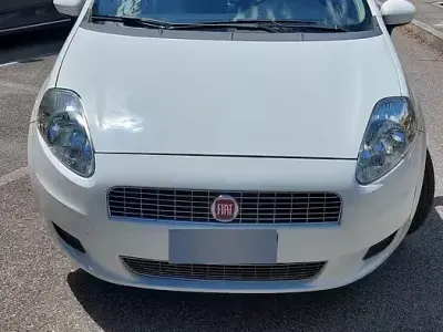 Usata Fiat Grande Punto 65 CV (47 kW) 2008 Bianco Utilitaria