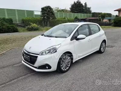 Usata Peugeot 208 Active 83 CV (61 kW) 2019 Bianco Utilitaria