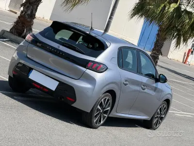 Gebraucht Peugeot 208 Allure 101 PS (74 kW) 2020 Grau Kleinwagen