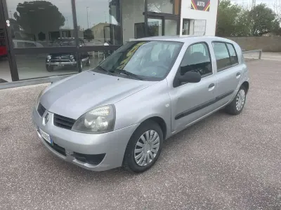 Usata Renault Clio II 58 CV (42 kW) 2008 Argento Berlina