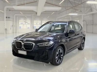 Usata BMW iX3 80 kW (109 CV) 2022 Blu SUV