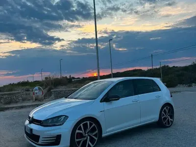 Usata VW Golf VII GTI 220 CV (161 kW) 2014 Bianco Berlina