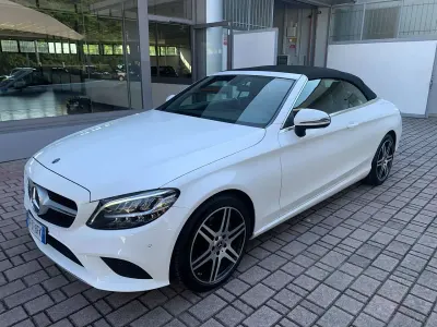 Usata Mercedes C220 194 CV (142 kW) 2021 Bianco Cabrio