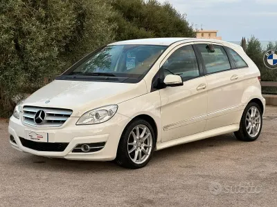 Usata Mercedes B200 Chrome 193 CV (141 kW) 2008 Bianco Monovolume