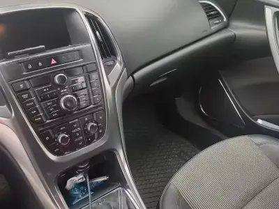 Usata Opel Astra Sport 115 CV (84 kW) 2011 Bianco Station wagon