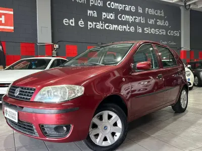 Usata Fiat Punto Emotion 95 CV (69 kW) 2004 Rosso Utilitaria