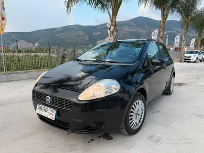 Usata Fiat Grande Punto 65 CV (47 kW) 2007 Nero Utilitaria