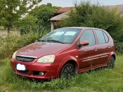 Usata Tata Indica 85 CV (62 kW) 2007 Rosso Utilitaria