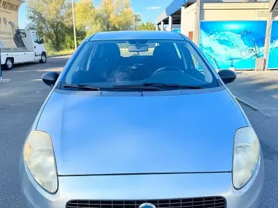 Usata Fiat Grande Punto 65 CV (47 kW) 2007 Bluazzurro Utilitaria