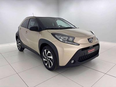 Ginger beige & black met Nuova 2025 Toyota Aygo X Trend SUV | 15.600 € (Ottimo prezzo)