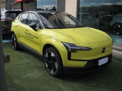 Usata Volvo EX30 Plus 200 kW (272 CV) 2024 Moss yellow SUV