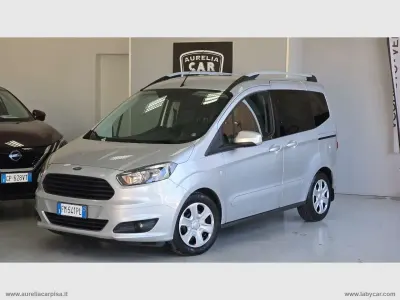 Usata Ford Tourneo Courier 75 CV (55 kW) 2017 Argento Monovolume