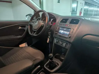 Usata VW Polo Comfortline 90 CV (66 kW) 2014 Bianco Berlina