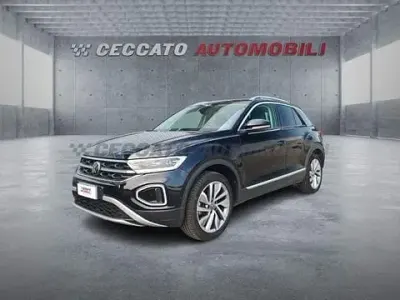 Usata VW T-Roc Style 150 CV (110 kW) 2023 Nero SUV