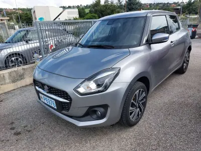 Usata Suzuki Swift 83 CV (61 kW) 2023 Argento new york Utilitaria