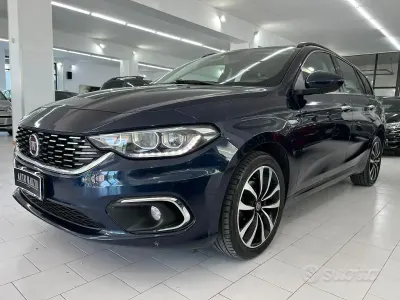 Usata Fiat Tipo Lounge 120 CV (88 kW) 2017 Blu/azzurro Station wagon