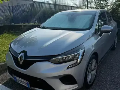 Usata Renault Clio V Zen 101 CV (74 kW) 2022 Grigio Berlina