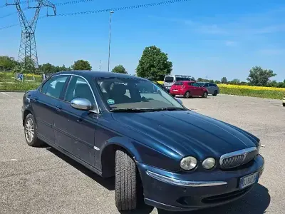Usata Jaguar X-type 145 CV (106 kW) 2007 Bluazzurro Berlina
