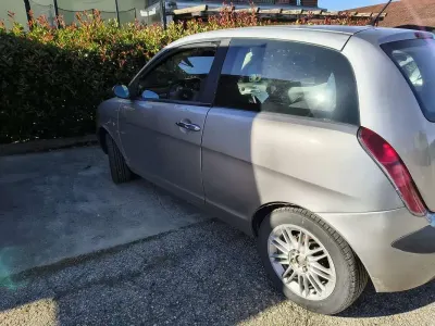 Usata Lancia Ypsilon 69 CV (50 kW) 2004 Utilitaria