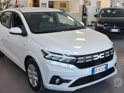 Usata Dacia Sandero Comfort 66 CV (48 kW) 2024 Bianco Berlina
