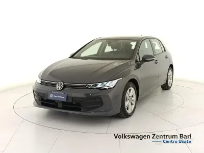 Usata VW Golf VIII Life 115 CV (84 kW) 2025 Grigio Berlina