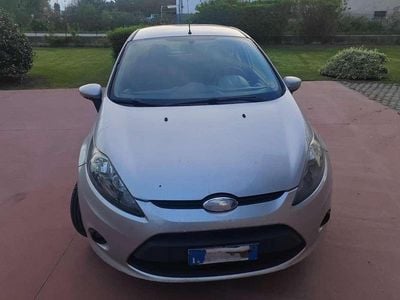Begagnad Ford Fiesta Titanium 77 HK (56 kW) 2010 Grå Sedan