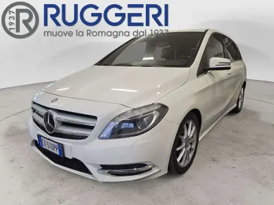 Usata Mercedes B180 Premium 109 CV (80 kW) 2014 Bianco Monovolume