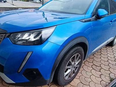 Usata Peugeot 2008 Allure 131 CV (96 kW) 2020 Blu/azzurro SUV