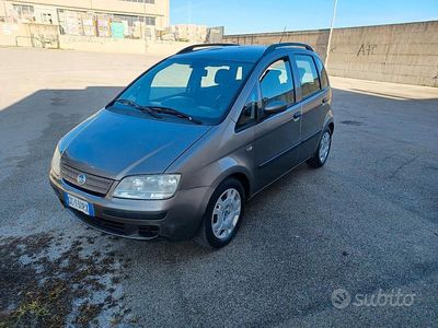 Grigio Usata 2007 Fiat Idea Monovolume | 2700 €