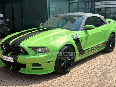 Usata Ford Mustang Premium 309 CV (227 kW) 2013 Verde Cabrio