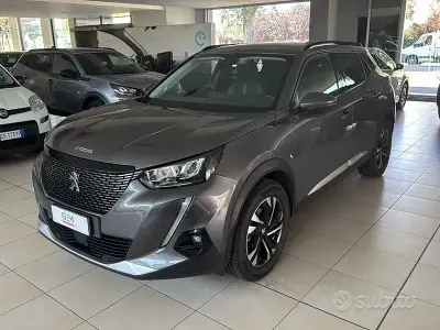 Usata Peugeot 2008 Allure 130 CV (95 kW) 2020 Grigio SUV