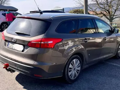 Usata Ford Focus 125 CV (91 kW) 2016 Bronzo Station wagon