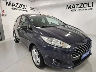 Usata Ford Fiesta Titanium 75 CV (55 kW) 2014 Magnetic grey Utilitaria